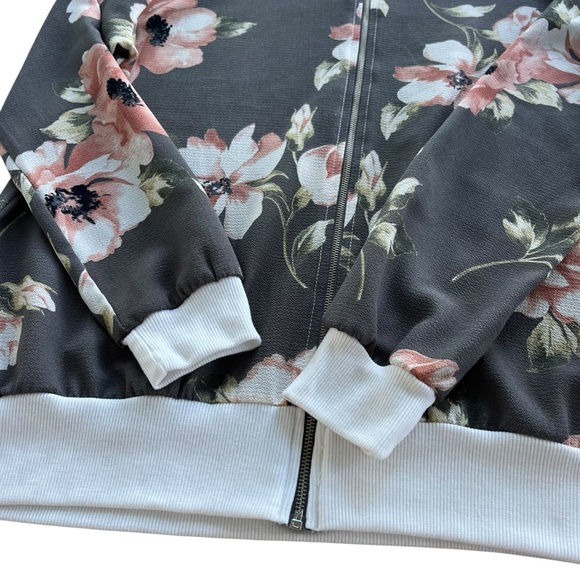 Le Lis Women’s Sz S Gray Blush Pink Floral Zip Chiffon Bomber Jacket Cottagecore - Picture 11 of 16